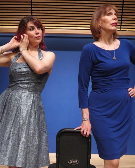 Angela Leson Headshot