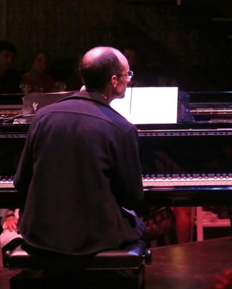 Matt Kanelos Headshot