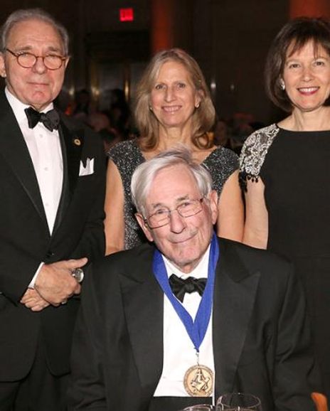 Roger Hertog Headshot