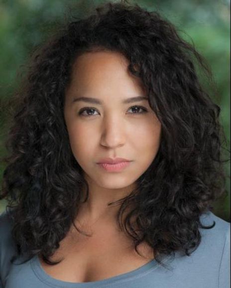 Joelle Dyson Headshot