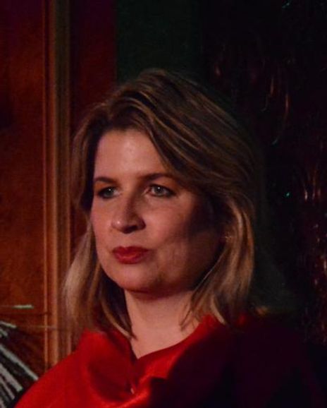 Lori Zeglarski Headshot