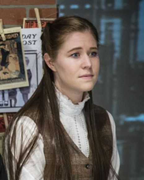 Shelley Hierstetter Headshot