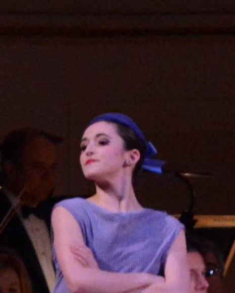 Carmella Lauer Headshot