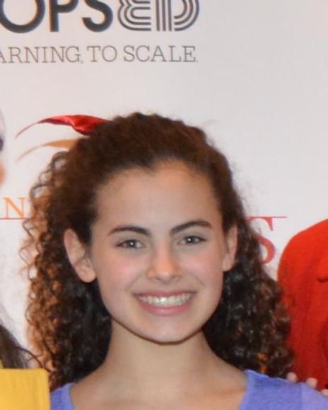 Samantha Pohly Headshot