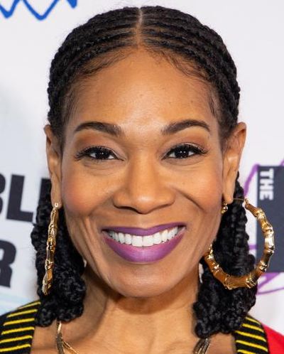 Chloe Davis Headshot