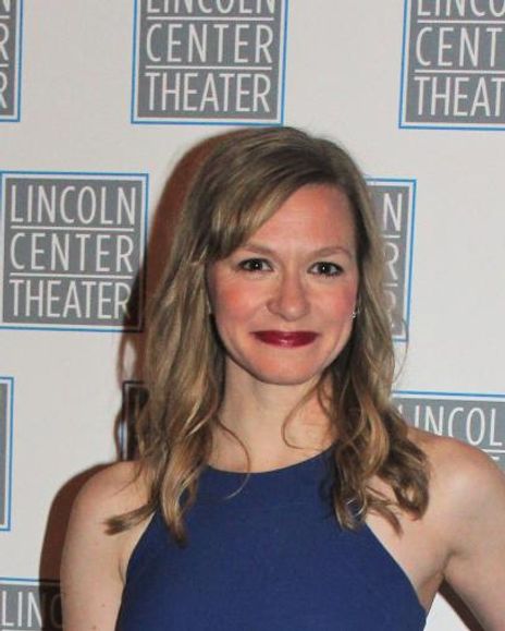 Caroline Hewitt Headshot