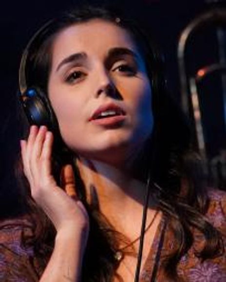 Mackenzie Lesser-Roy Headshot