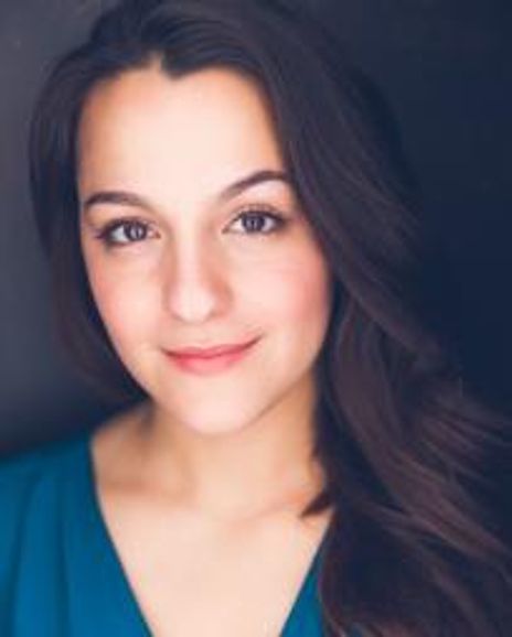 Deanna Giulietti Headshot