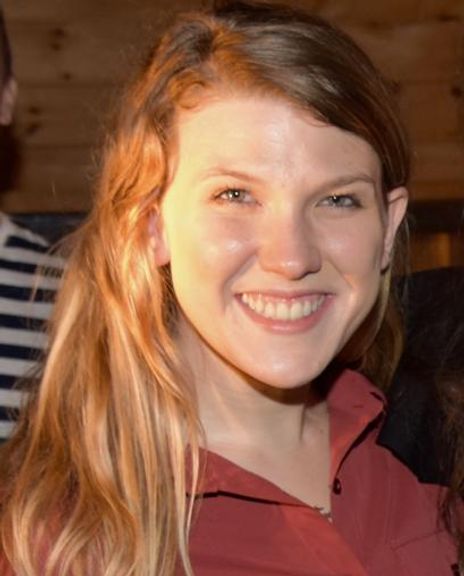 Tara Llewellyn Headshot