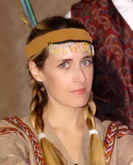 Angela Asch Headshot