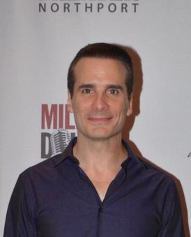 Luke Darnell Headshot