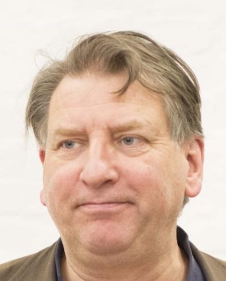 Simon Shackleton Headshot