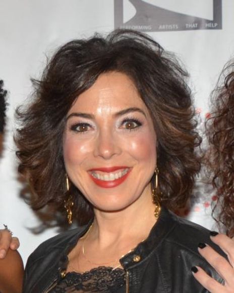 Lucia Giannett Headshot