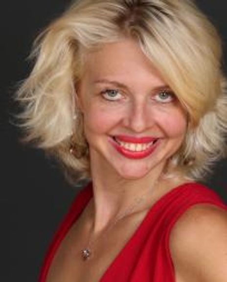 April Brucker Headshot