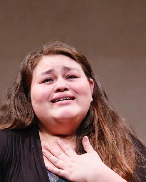 Damaris Vizvett Headshot