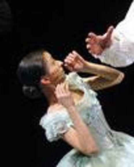 Charlotte Arnould Headshot