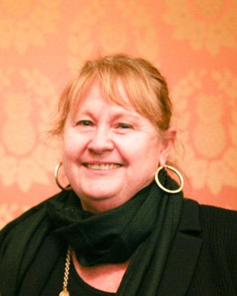 Lesley Hogan Headshot