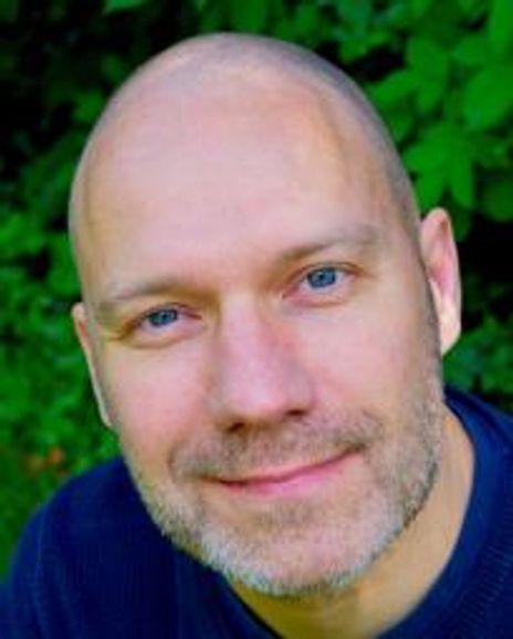 Graham Hubbard Headshot