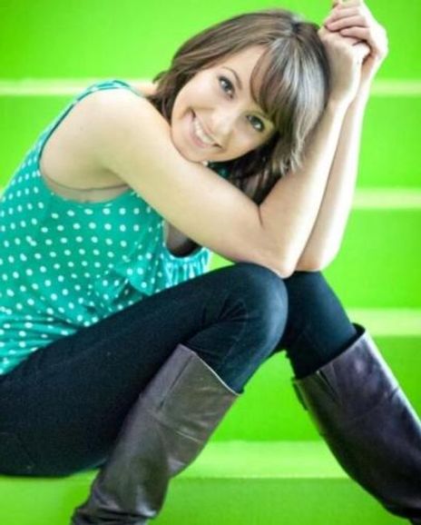 Emily Brett Headshot