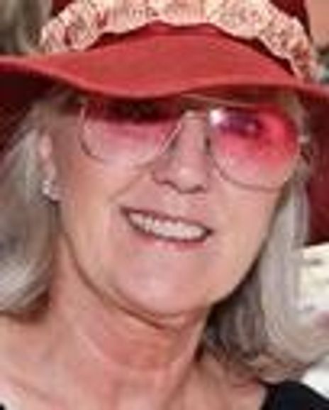 Arlene Comora Headshot