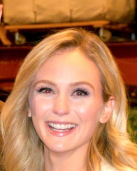 Lauren Bushnell Headshot