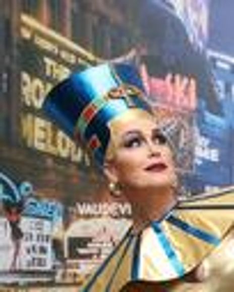 Gloria Gray Headshot