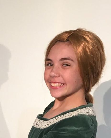 Stephanie Shaw Headshot