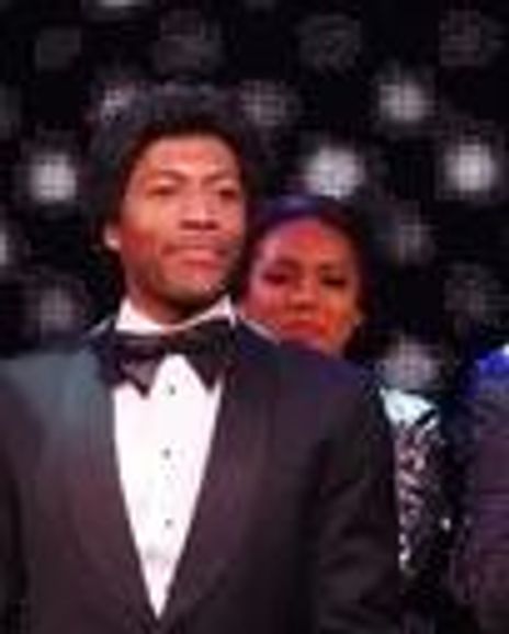 Elyse LaFontaine Headshot