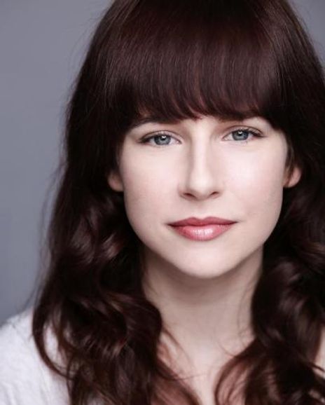 Amanda Card Headshot