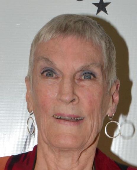 Sally Darlig Headshot