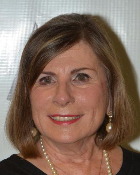 Sandy Durall Headshot