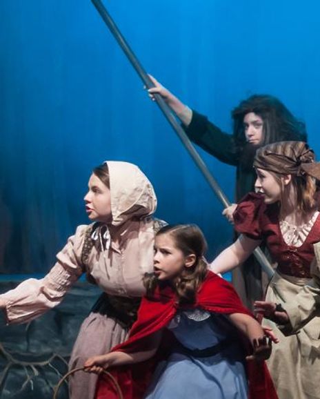 Annabel Powers Headshot