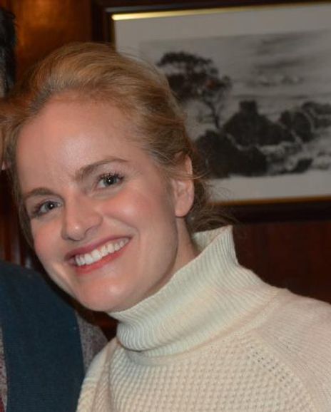 Lesley Pike Headshot