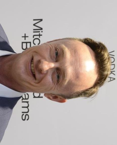 Simon Hobbs Headshot