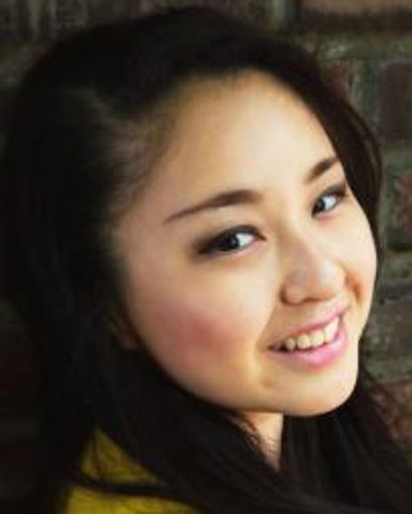 Angela Hsu Headshot