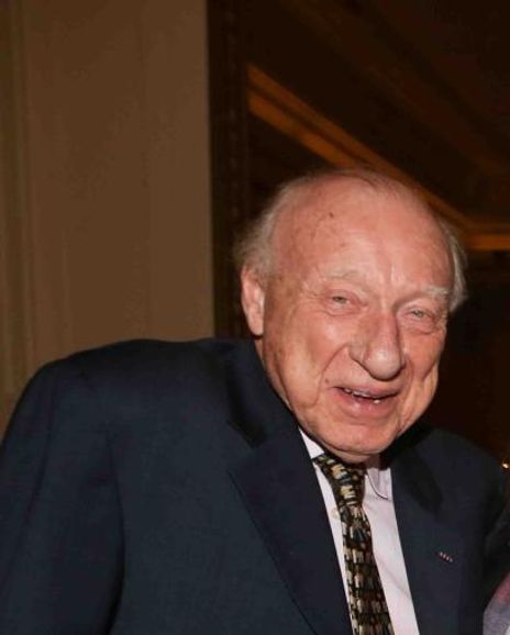 Dan Cameron Headshot