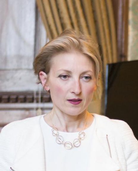 Hermione Gulliford Headshot