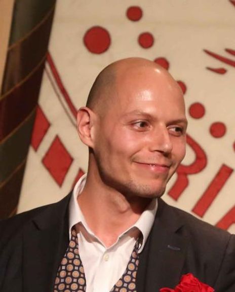 Alex Cowings Headshot