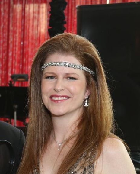 Tricia Ratliff Headshot