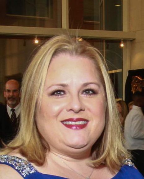 Meredith Tcholakian Headshot