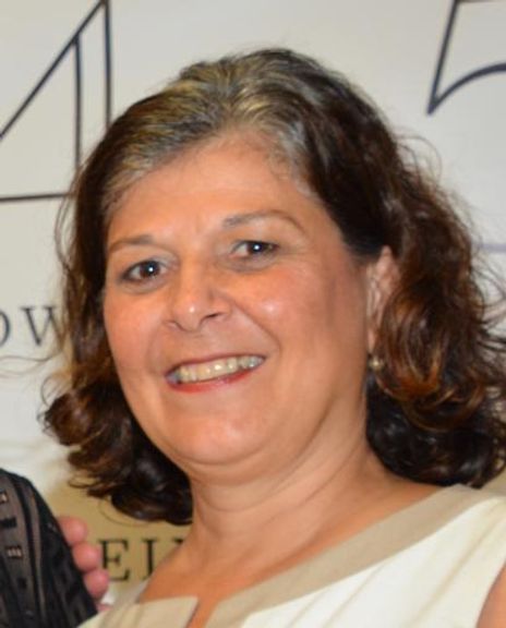 Carolyn Bolt Headshot