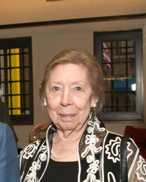 Lucy Sandler Headshot