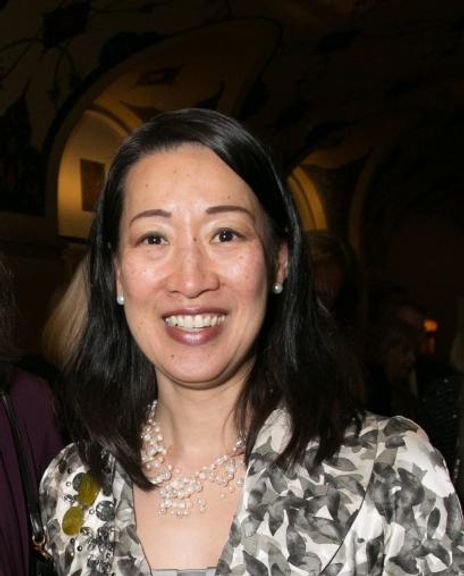 Juliana Chen Headshot