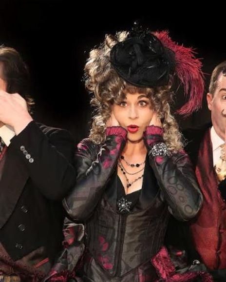 Renata Santoro Smith Headshot