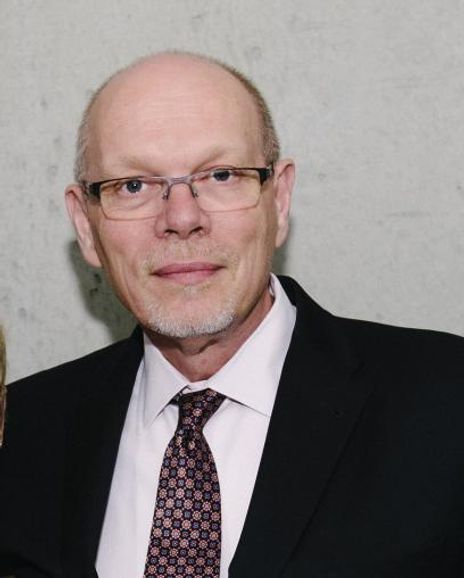 Tracy Dobie Headshot