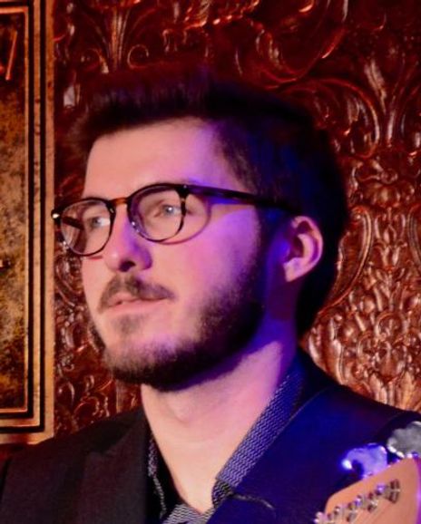 Adam DeAscentis Headshot
