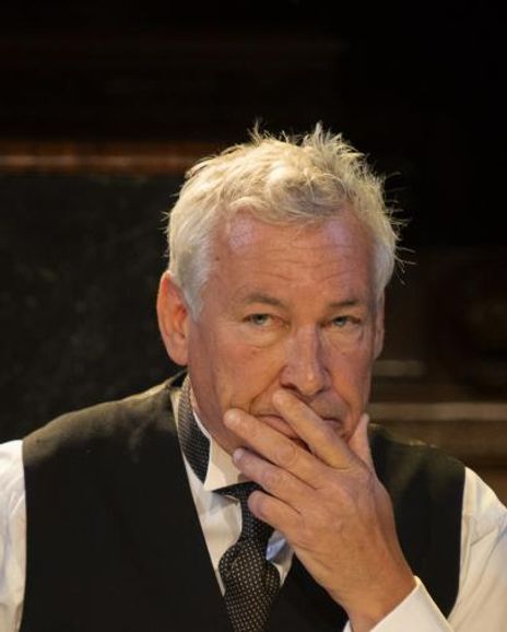 Simon Dutton Headshot