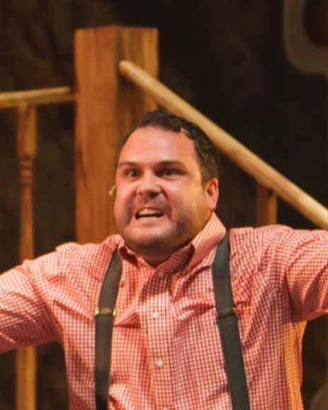 Thomas Schario Headshot