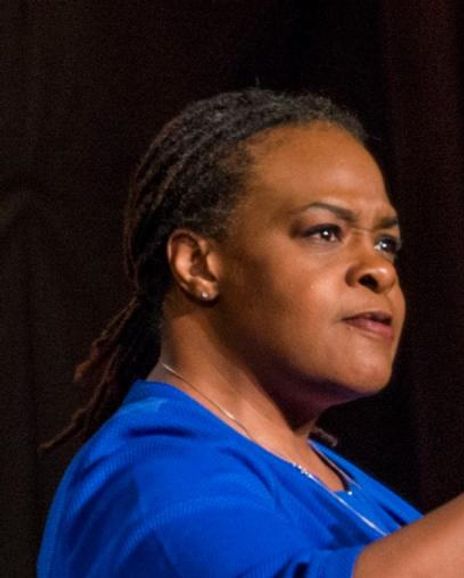 Lisa Langford Headshot