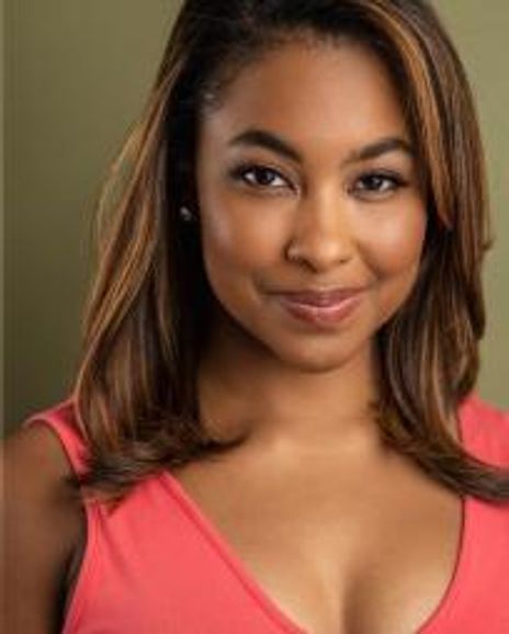 Stephanie De Jesus Headshot